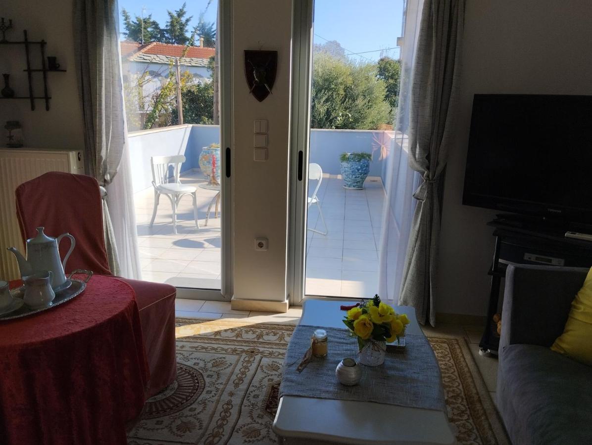 Πέτρινο Στη Θάλασσα Apartment Nafpaktos Exterior photo
